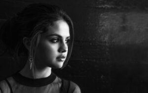 Download wallpapers 4k, Selena Gomez, monochrome, photoshoot, portrait, beauty, superstars, american singer, brunette for desktop free_ Pictures for desktop free